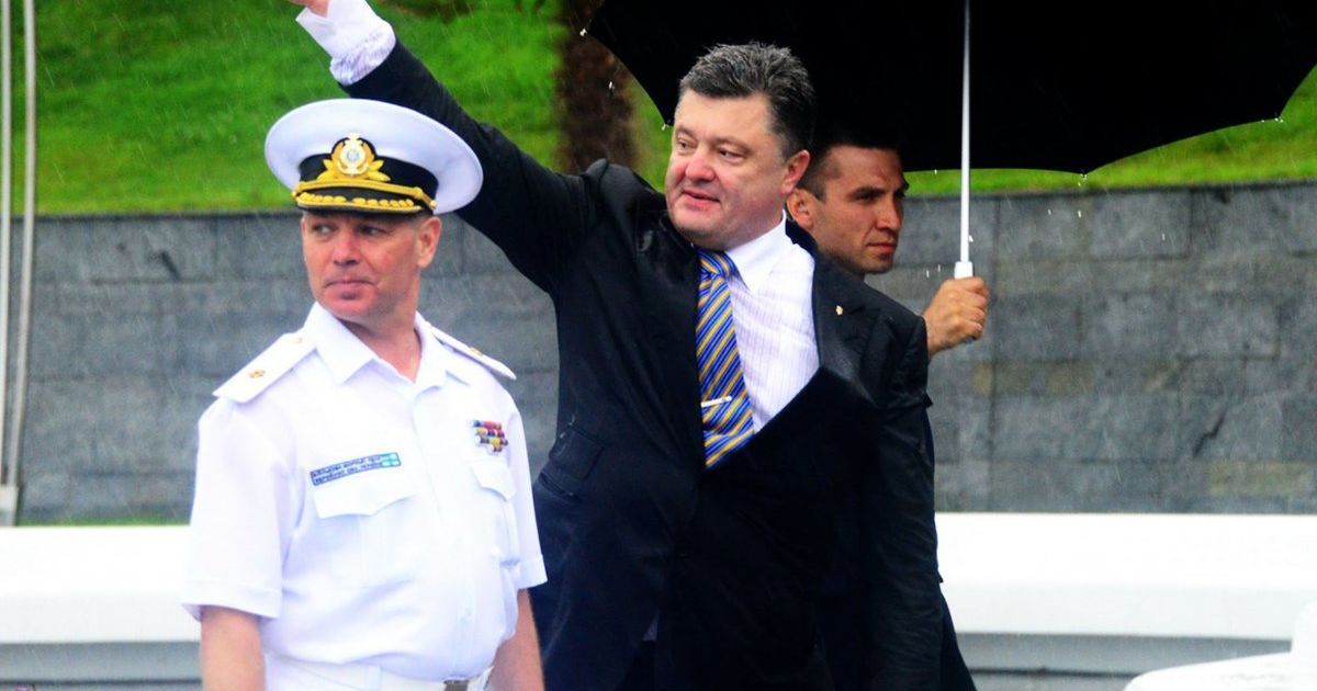 Порошенко объяснил, почему уволил командующего флотом Украины