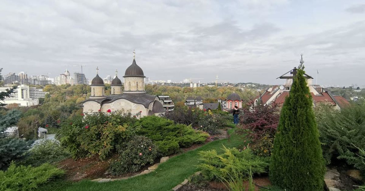 Архангело-Михайлівський Звіринецький монастир зачинили на карантин