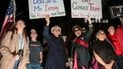 Тисячі американців вийшли на протести, аби захистити розслідування про втручання Росії у вибори в США