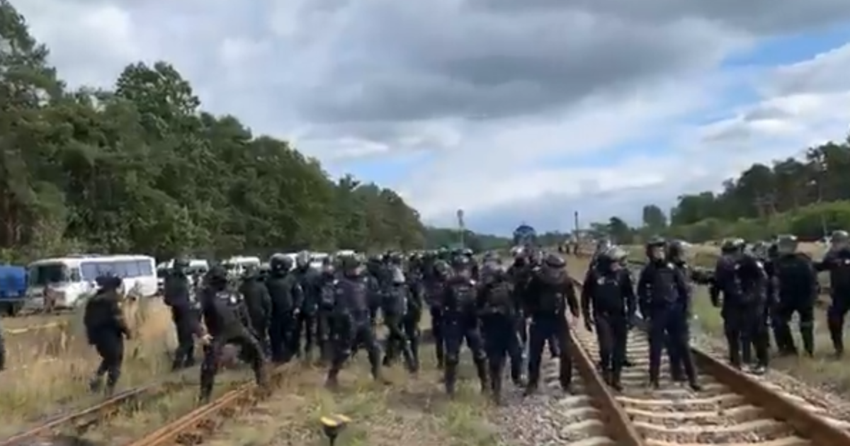 Поліція заарештувала майже 30 блокувальників російського вугілля на Львівщині. П’ять правоохоронців поранено