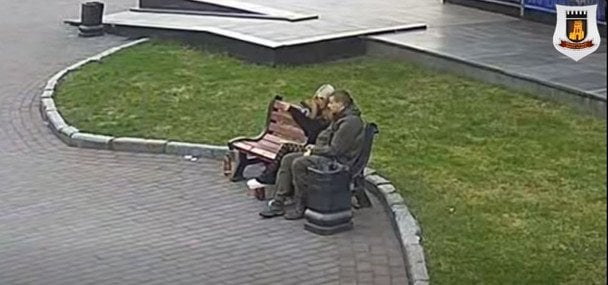 Стрілянина у Луцьку: дівчину, яка поцілила у тролейбус із пасажирами, перевіряють — що про неї відомо