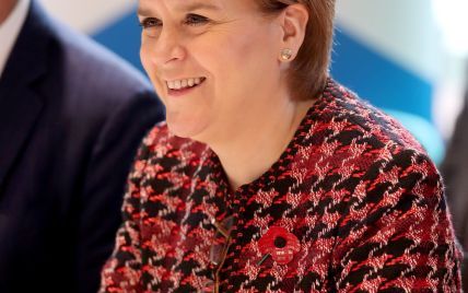 У тренді: перший міністр Шотландії вийшла у світ в жакеті з плетінням Глен