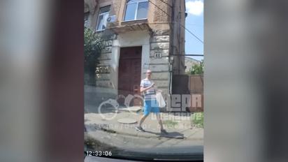 В Днепре прохожий набросился на военного со словами "Слава России"