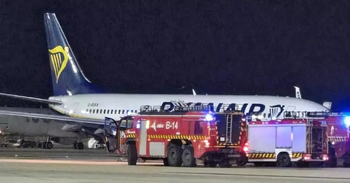 Самолет Ryanair
