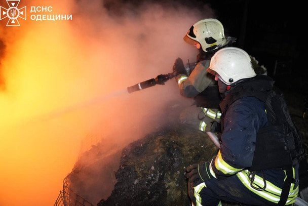 Війська РФ завдали чергового удару по енергетичній інфраструктурі Одещини. / © ГУ ДСНС в Одеській області