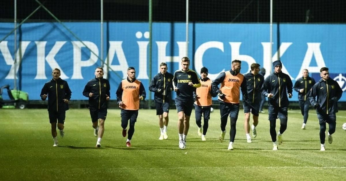 Троє займалися окремо: збірна України провела перше тренування перед доленосним поєдинком у відборі до ЧС-2022 (фото)