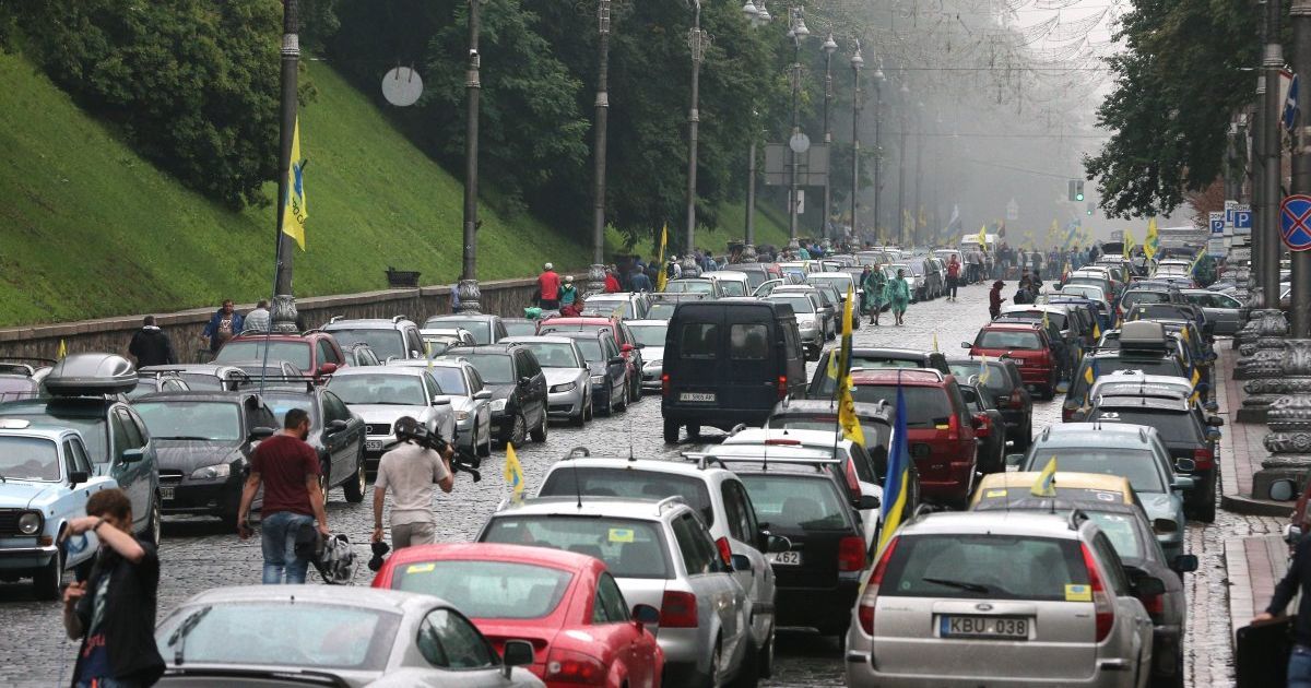 В Украине начали штрафовать водителей на "евробляхах"