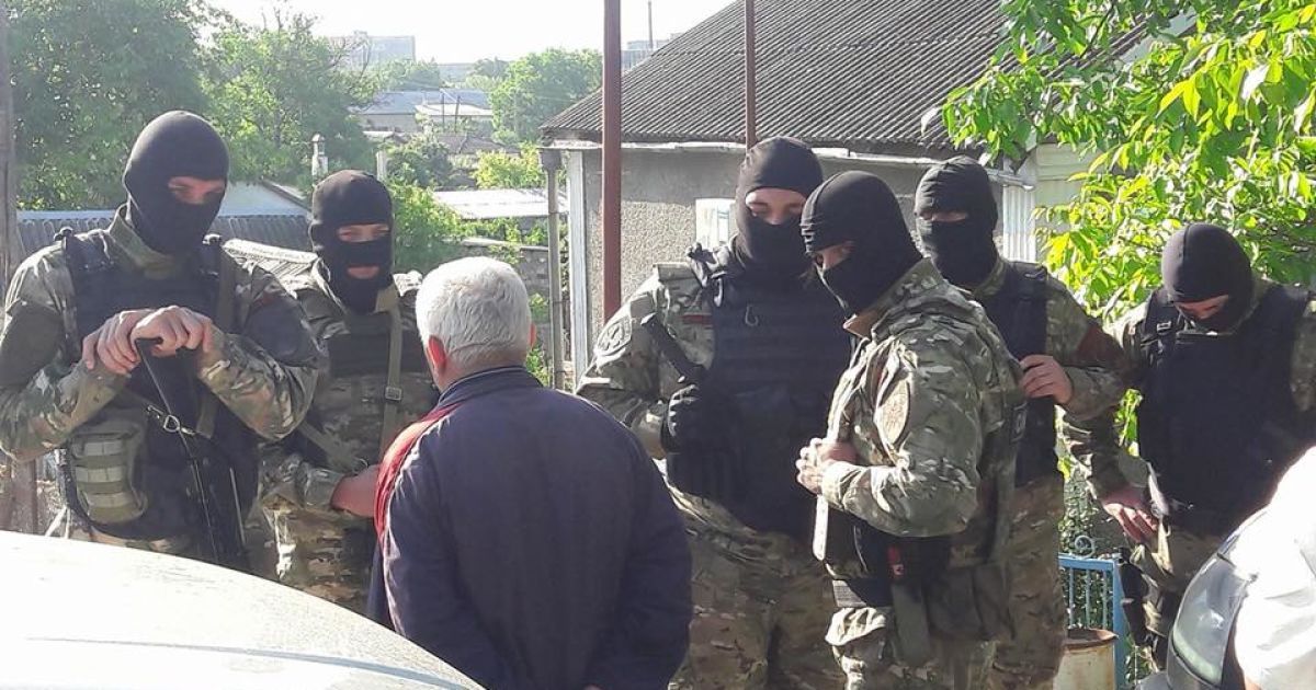 В ЕС призвали Россию немедленно освободить Сенцова, Балуха и заключенных крымских татар