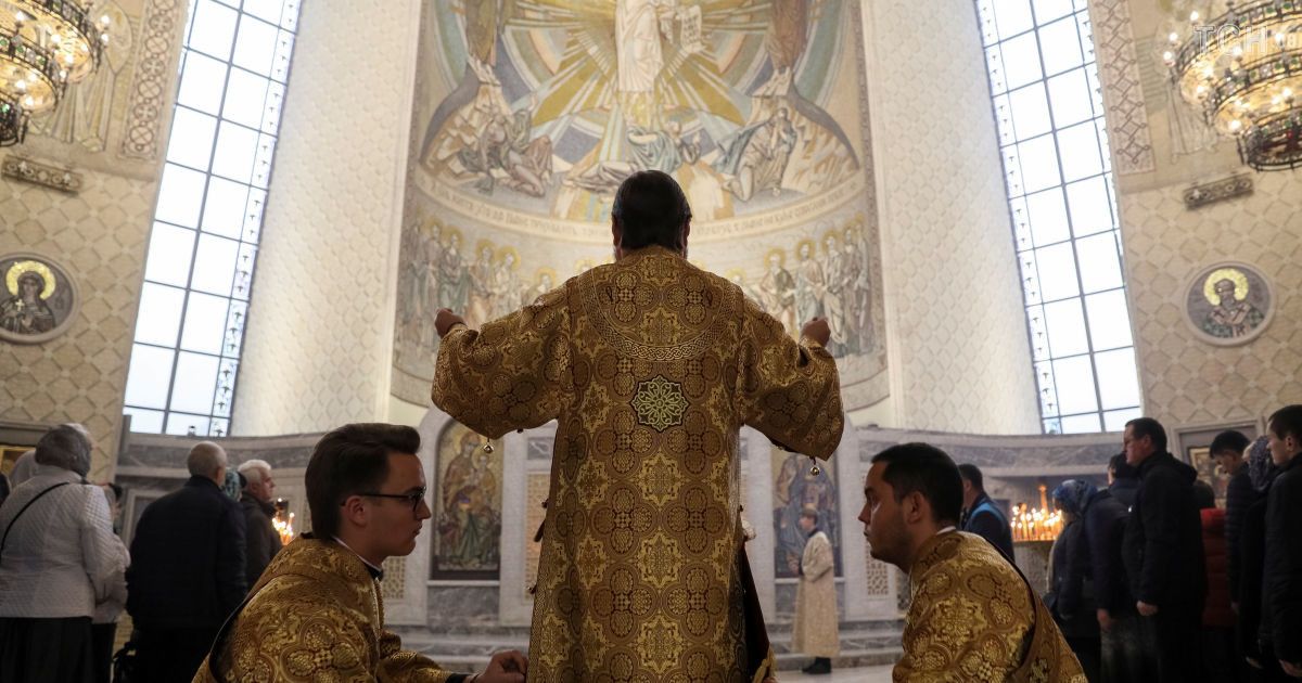 РПЦ пророкує Україні "масову еміграцію" після пропозиції Порошенка УПЦ МП повертатися до Росії