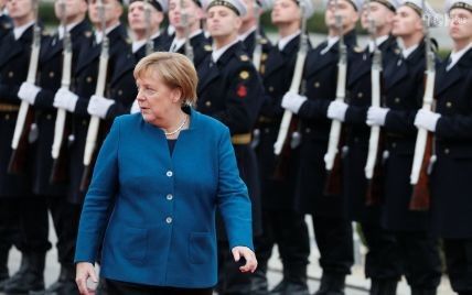 Меркель в Киеве поддержала продление санкций против России