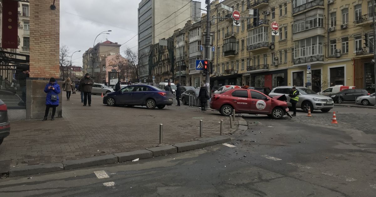Аварія на Саксаганського_6 / © Фото Антон Страшко/ТСН