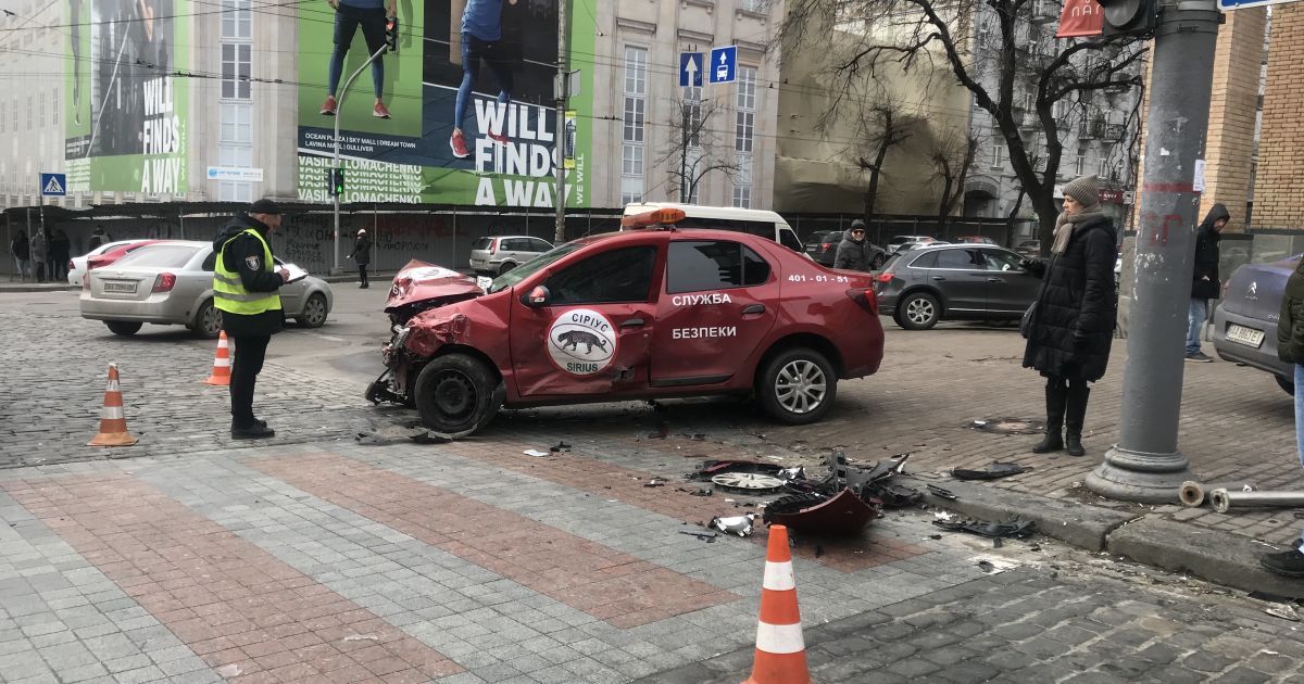 Аварія на Саксаганського_1 / © Фото Антон Страшко/ТСН
