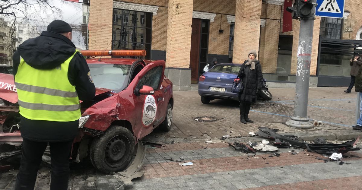 Аварія на Саксаганського_2 / © Фото Антон Страшко/ТСН