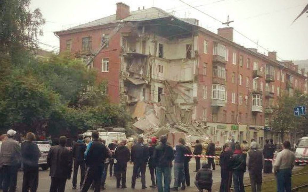Взрыв произошел в Фастове. Обвалились несколько этажей жилого дома