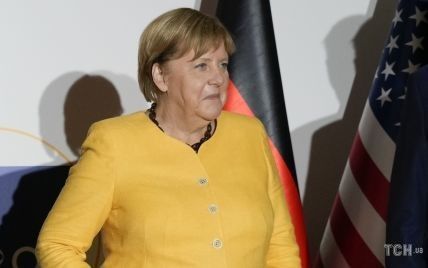 У банановому жакеті та класичних штанах: Ангела Меркель на саміті G20 в Італії