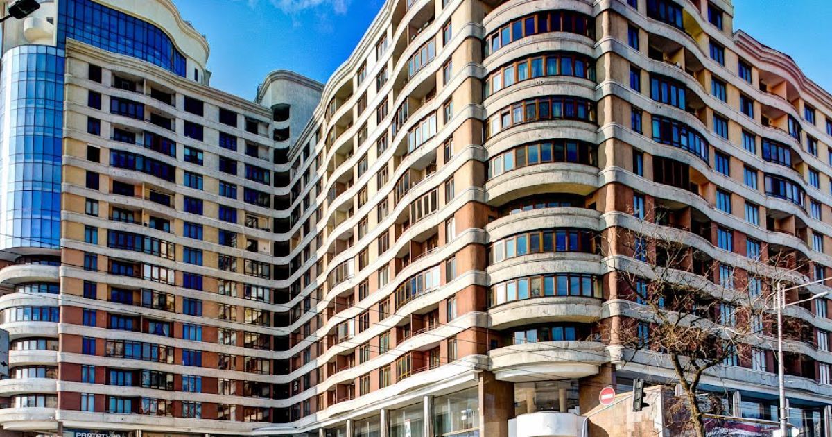 СМИ утверждают, что Кулик имеет квартиру на улице Жилянской в Киеве