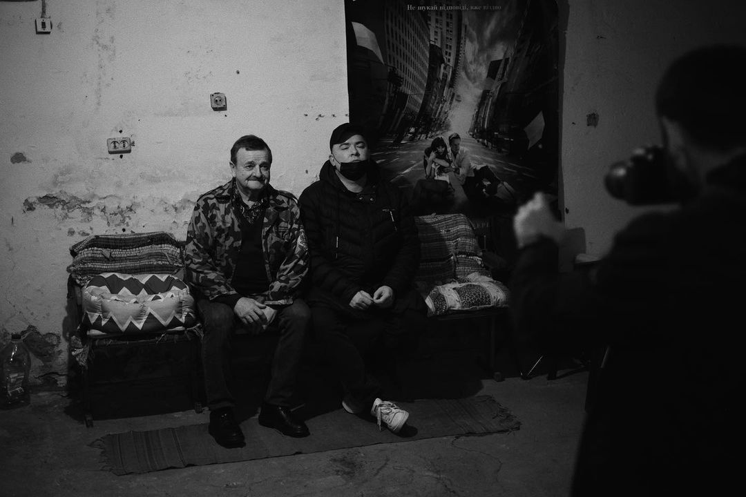 Андрій Данилко у бомбосховищі / © instagram.com/tsyronian