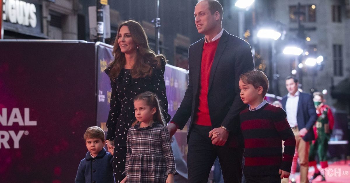 Герцогиня Кэтрин и принц Уильям с детьми