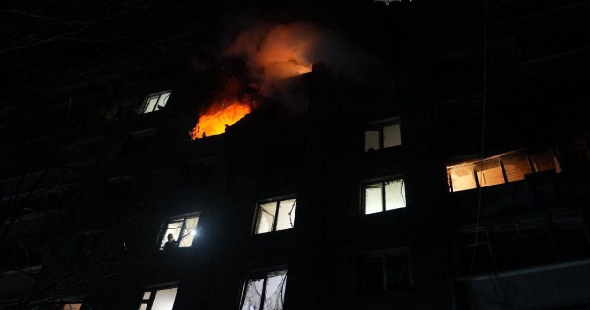 Пожар в многоэтажке в Запорожье после атаки "Шахедов"