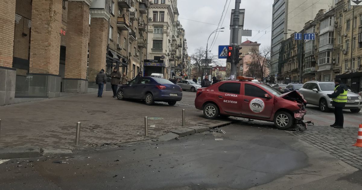 Аварія на Саксаганського_5 / © Фото Антон Страшко/ТСН