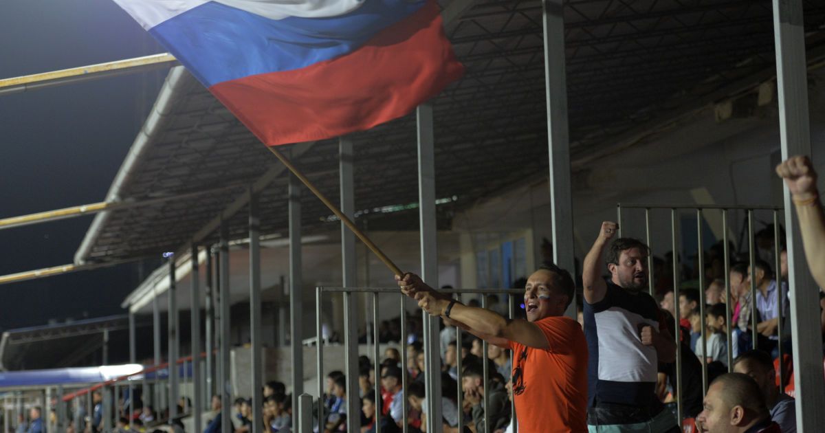 Вопреки запрету ФИФА: юношеская сборная России под национальным флагом сыграет на турнире в Азии