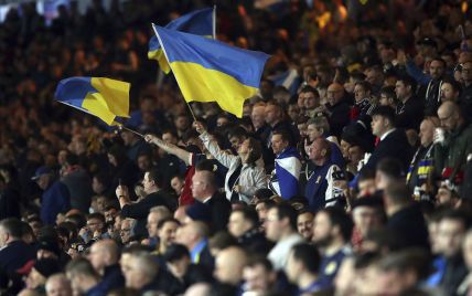Скандал у Лізі конференцій: литовським уболівальникам заборонили вивісити прапор України, бо він є "загрозою безпеки"