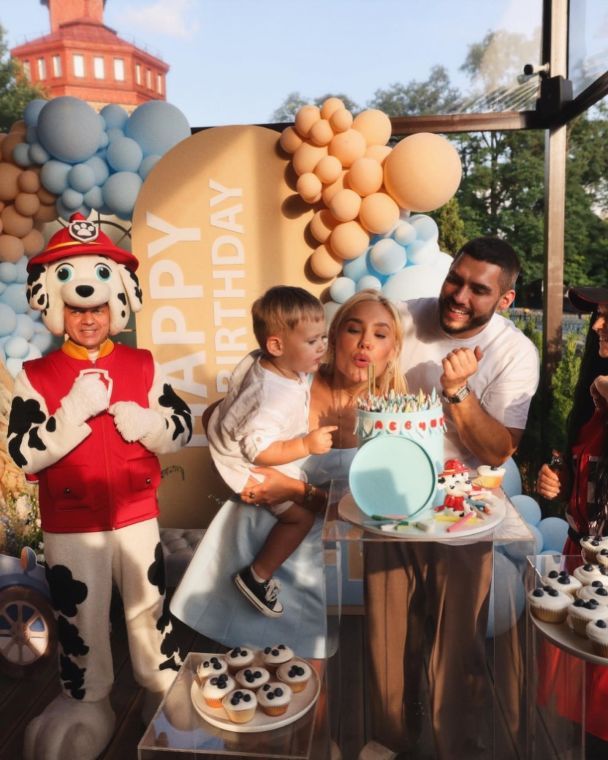 Даша Квіткова, Нікіта Добринін та їхній син / © instagram.com/kvittkova