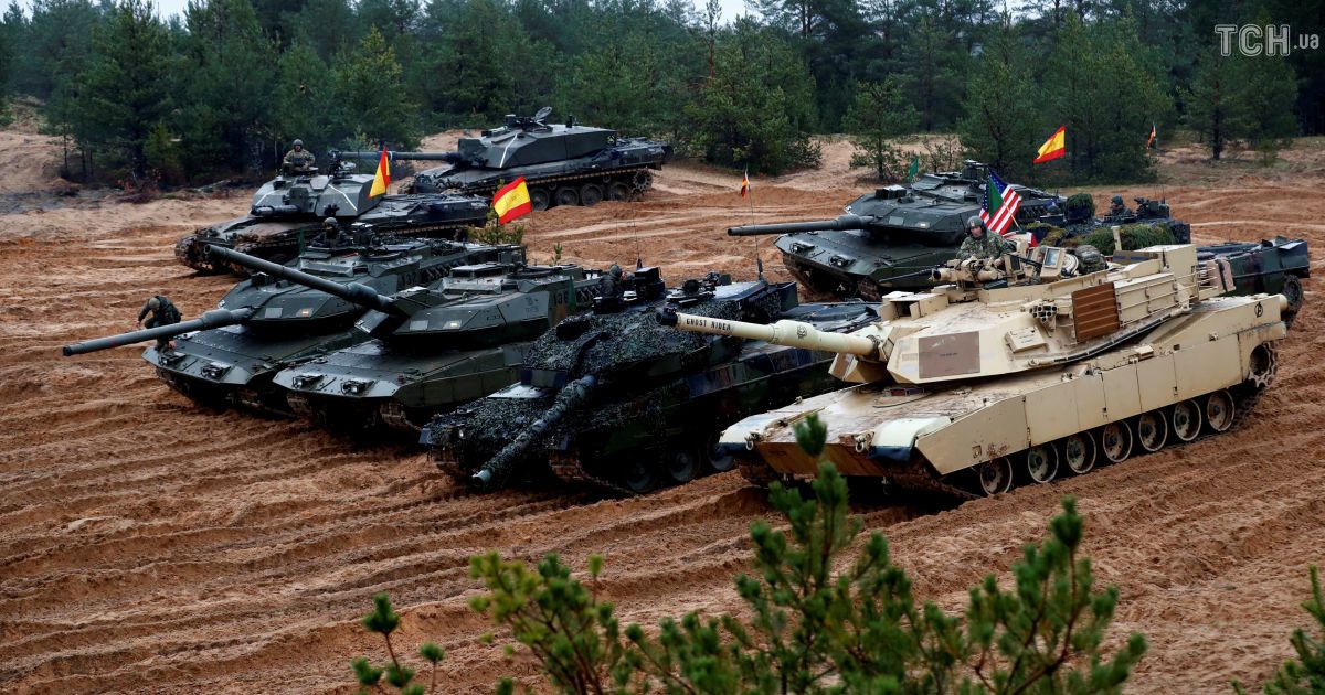 Надзвукові ракети, космічні війська і сотні мільярдів доларів. США та РФ б'ють рекорди з виробництва зброї