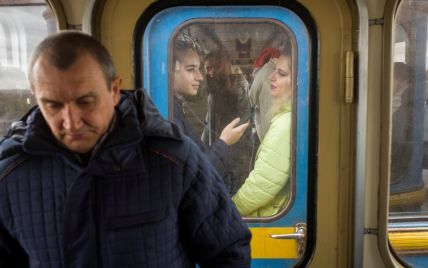 У Києві зупинялась червона гілка метро
