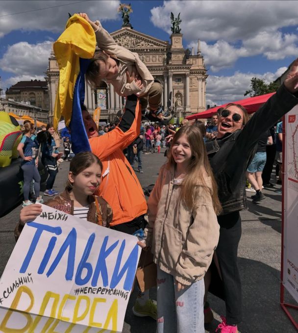 Анатолий Анатолич с семьей / © instagram.com/anatoliyanatolich