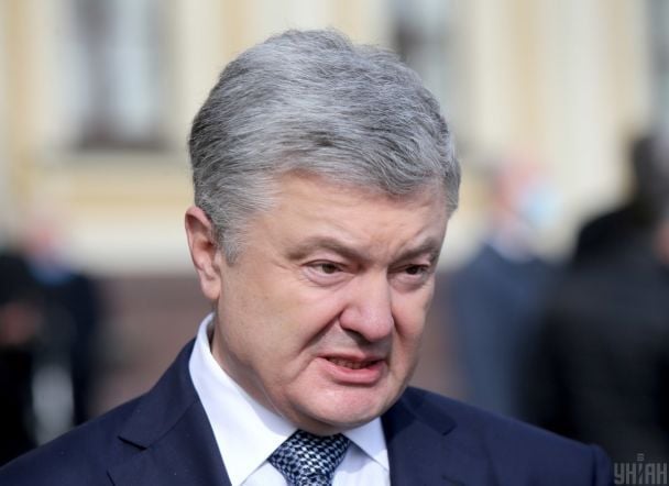 Чтобы обойти санкции, Петр Порошенко пытался переписать на жену все активы, а себе оставить прицеп, - СМИ