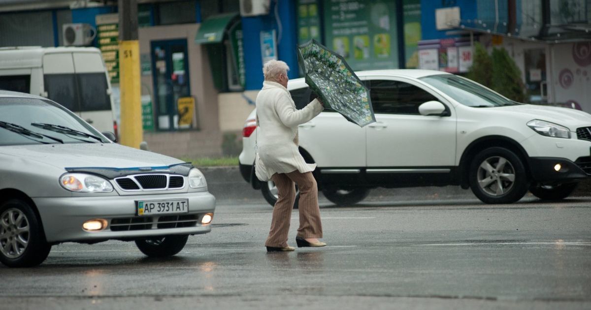 В Киеве объявили штормовое предупреждение: когда налетит непогода
