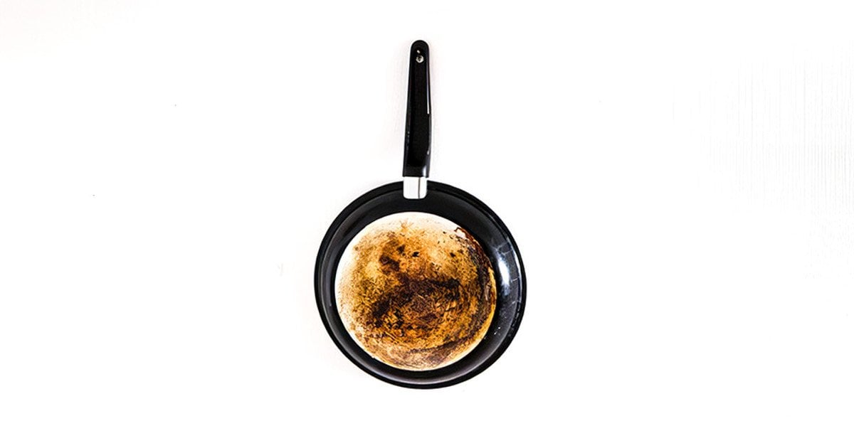 Кухонний апокаліпсис: який посуд краще негайно викинути