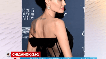 Анджеліна Джолі засвітила своє найбільше татуювання