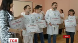 Десять украинцев, потерявших конечности, бесплатно получили современные протезы