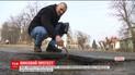 Десятки машин одночасно застрягли у вибоїнах та ямах на дорогах Чернівців