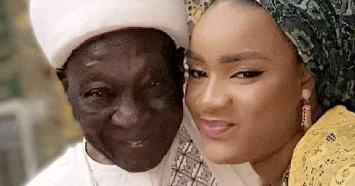 В Нигерии 20-летняя девушка вышла замуж за 90-летнего мужчину (фото)