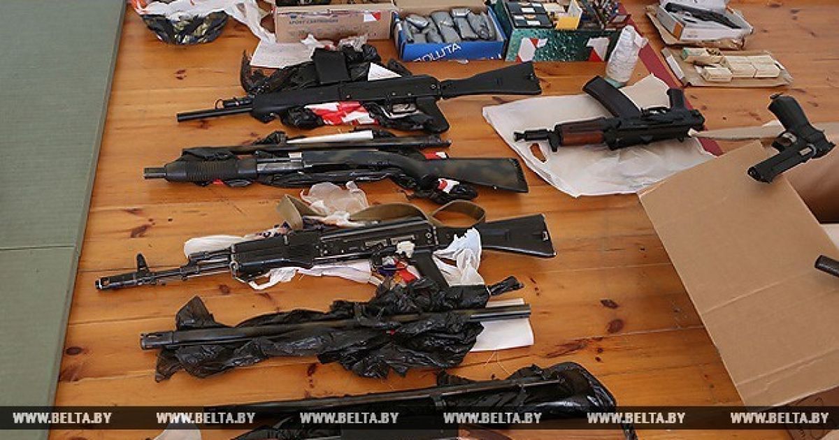У Білорусі заявили про затримання 26 "бойовиків" з атрибутикою "Азова" та УНА-УНСО