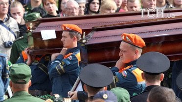 церемонія прощання із загиблими в Керчі_11 / © Reuters