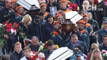 церемонія прощання із загиблими в Керчі_13 / © Reuters