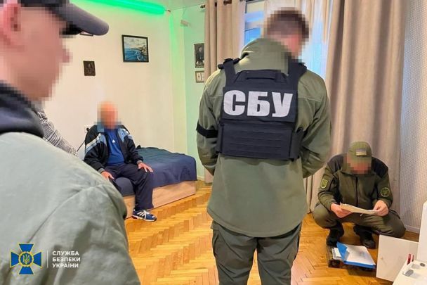 Обшук СБУ у зрадника / ©