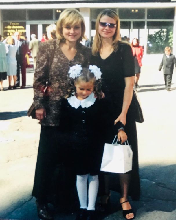 Марія Бурмака з дочкою у першому класі / © instagram.com/mariaburmaka