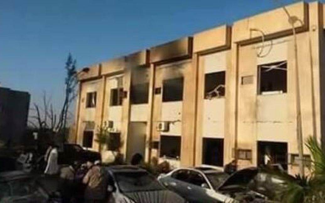У Лівії атакували поліцейський центр / © twitter/Conflict News