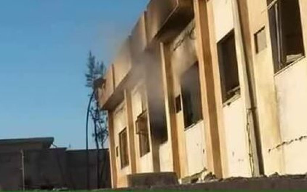 У Лівії атакували поліцейський центр / © twitter/Conflict News