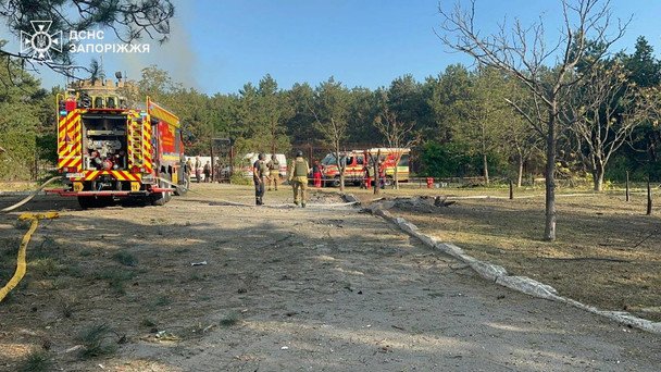 Наслідки атаки на базу відпочинку в Запорізькому районі / © ДСНС