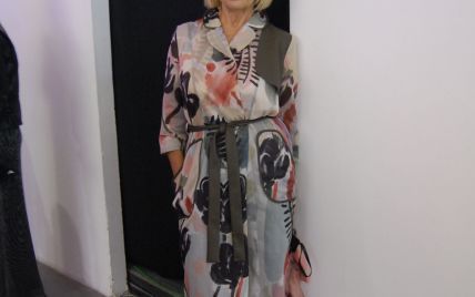 Выглядит прекрасно: 65-летняя мама Веры Брежневой появилась на модном показе в наряде от украинского дизайнера