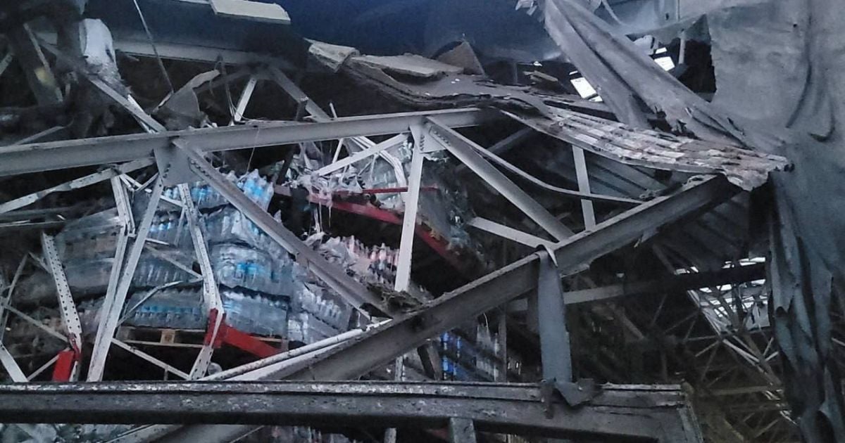 Фото з місця ракетного удару по Одесі 14 червня / Фото: ДСНС, з відкритих джерел