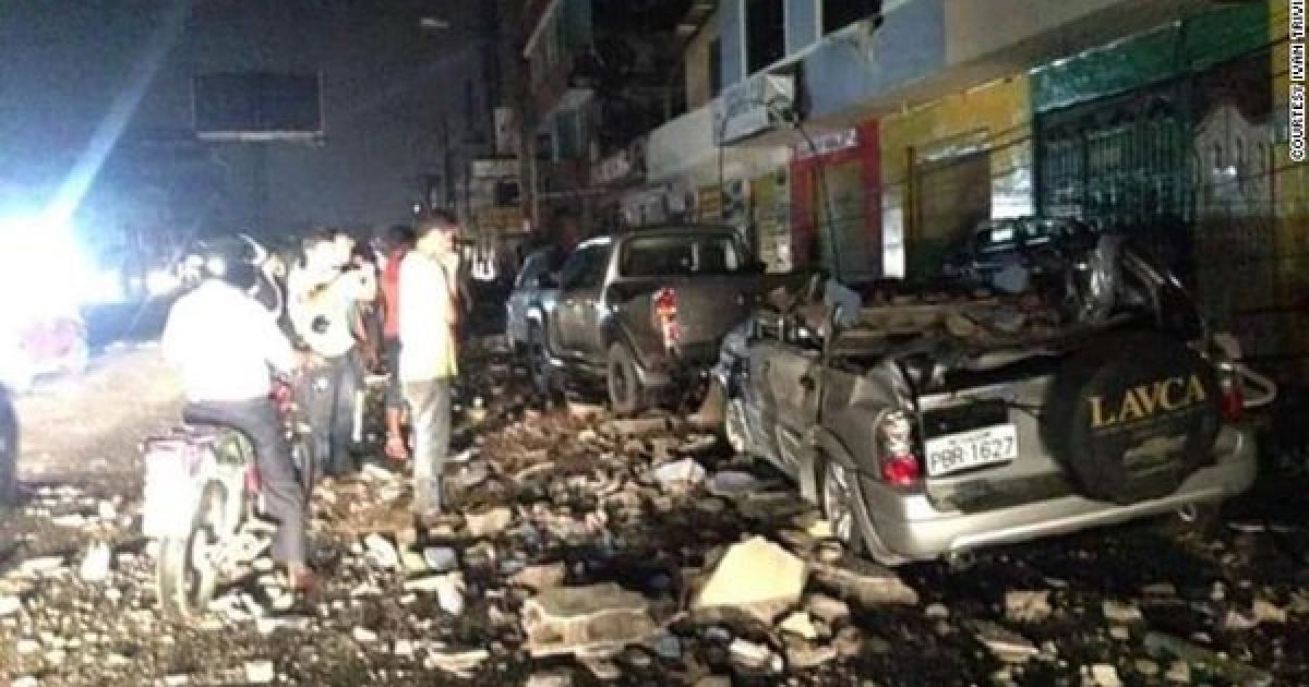 Десятки людей погибли в Эквадоре из-за мощного землетрясения