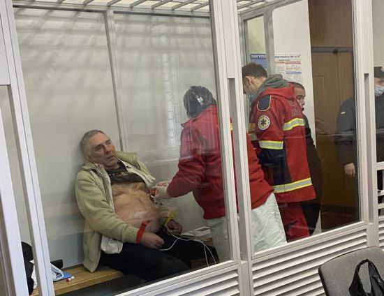 "Житомирському стрільцю", якого звинувачують у вбивстві учасників АТО, стало зле у суді