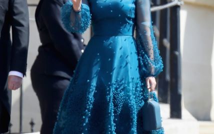 В очень интересном платье: принцесса Беатрис среди гостей на свадьбе принца Гарри и Меган Маркл